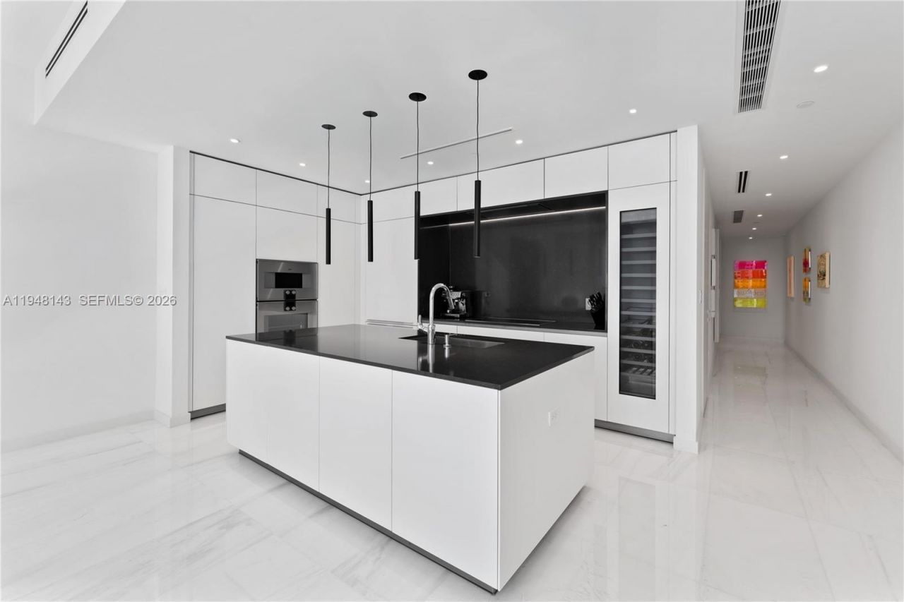 300 Biscayne Blvd Way , Unit 2102, Miami, FL 33131 Photo