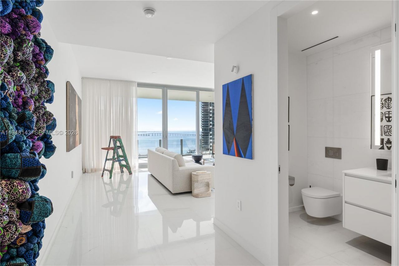 300 Biscayne Blvd Way , Unit 2102, Miami, FL 33131 Photo