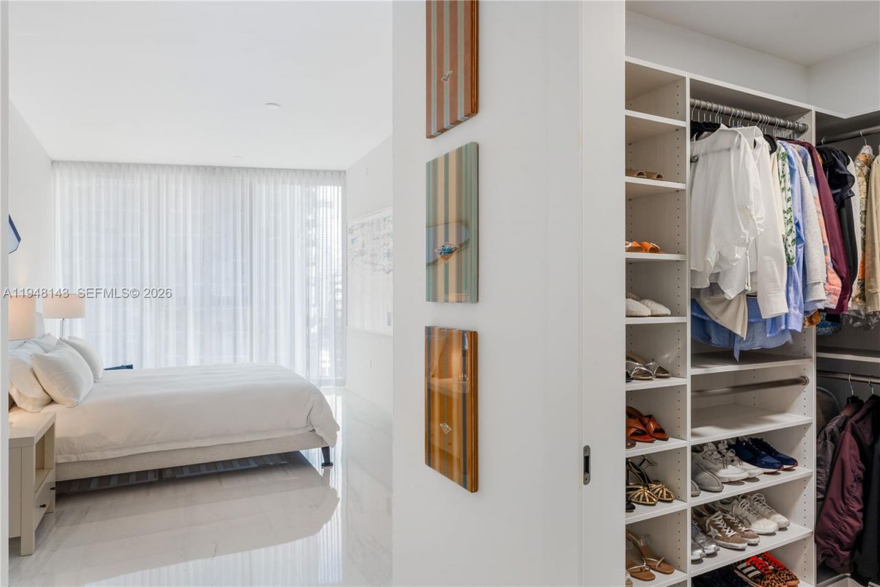 300 Biscayne Blvd Way , Unit 2102, Miami, FL 33131 Photo