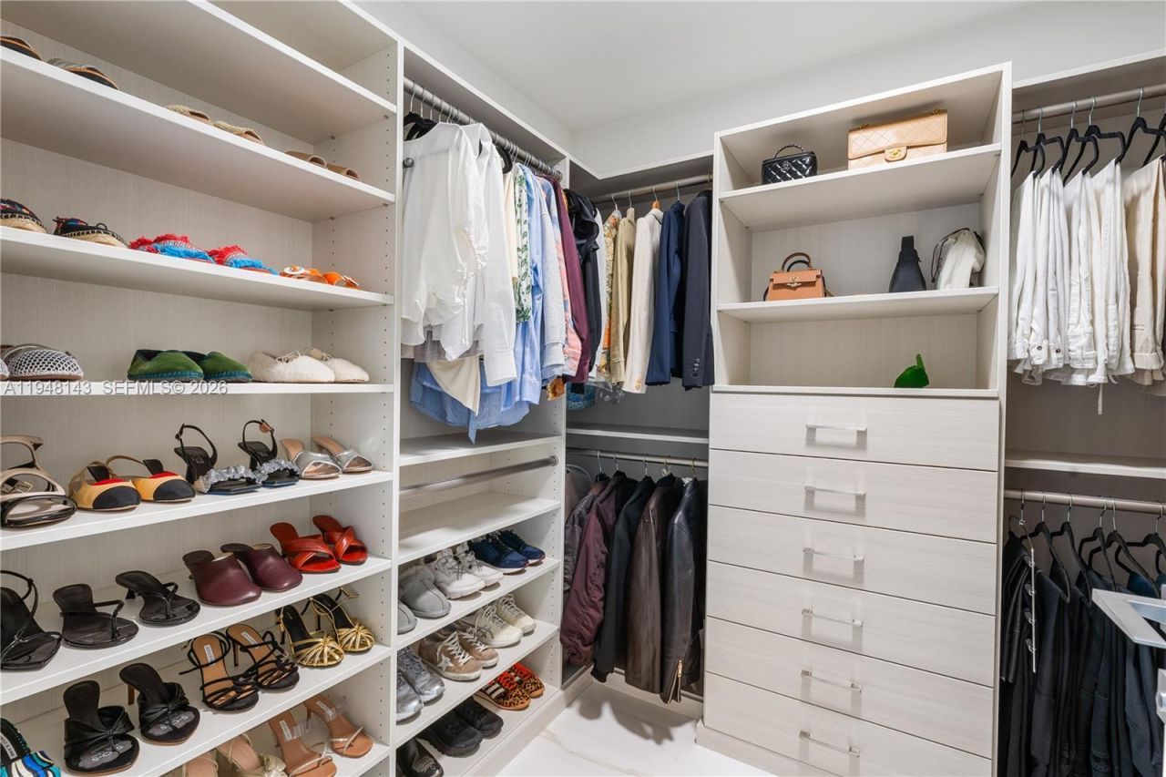 300 Biscayne Blvd Way , Unit 2102, Miami, FL 33131 Photo