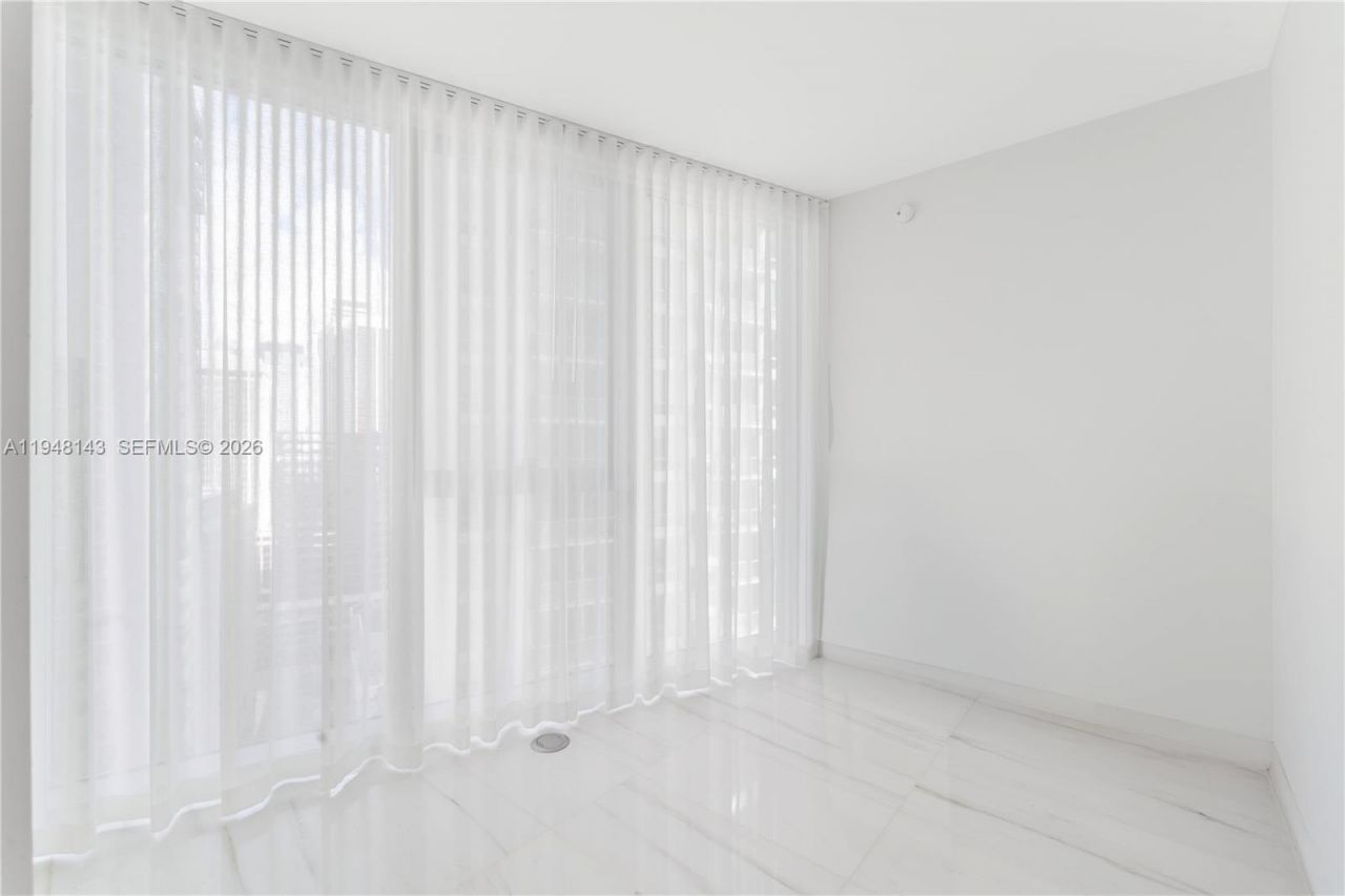 300 Biscayne Blvd Way , Unit 2102, Miami, FL 33131 Photo