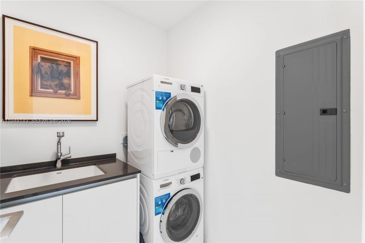 300 Biscayne Blvd Way , Unit 2102, Miami, FL 33131 Photo