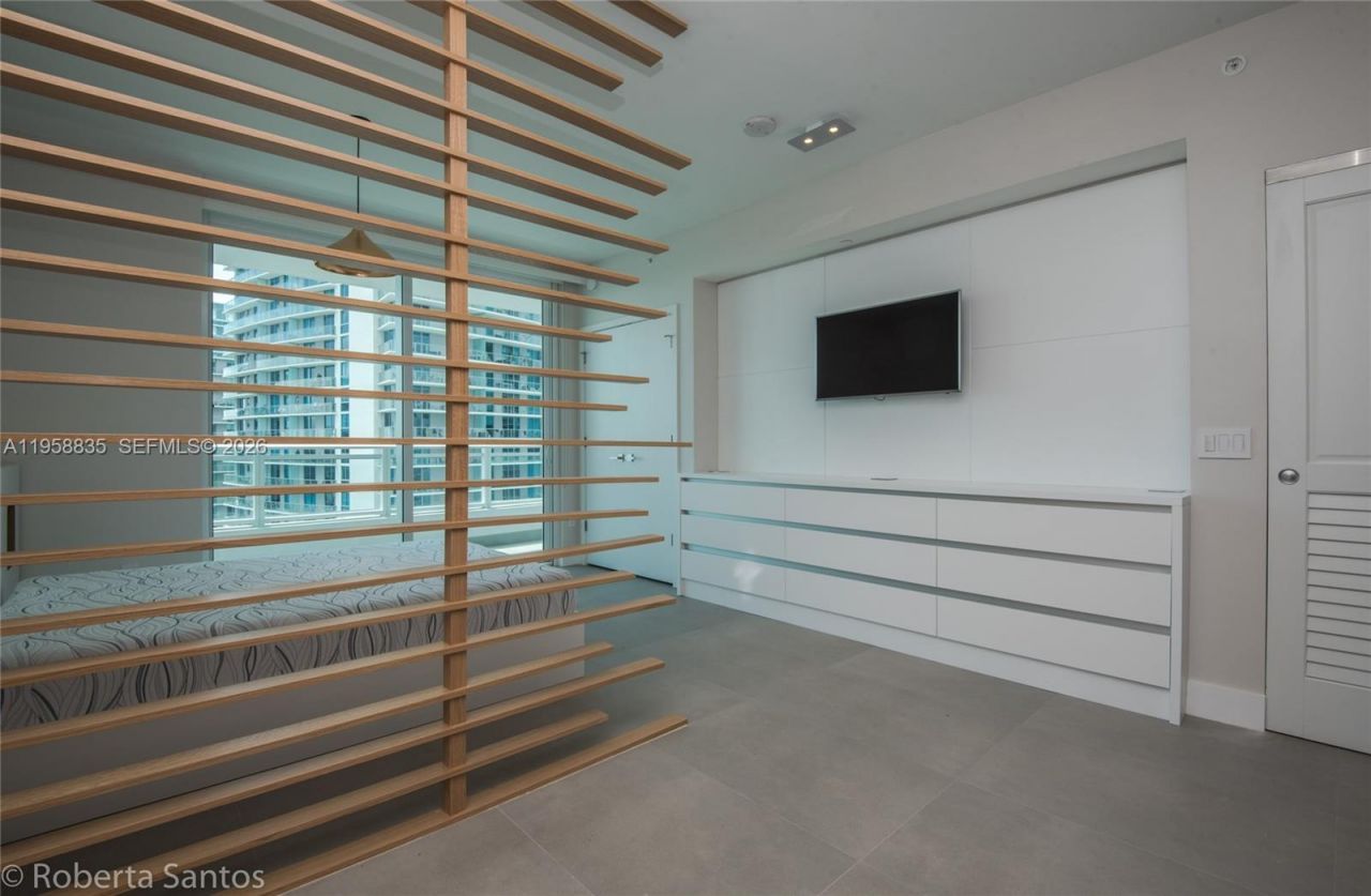 1080 Brickell Ave , Unit 3205, Miami, FL 33131 Photo