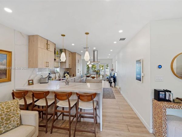 1737 SW 11th St , Miami, FL 33135