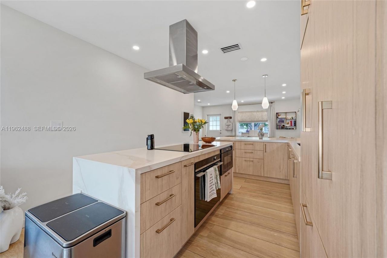 1737 SW 11th St , Miami, FL 33135 Photo