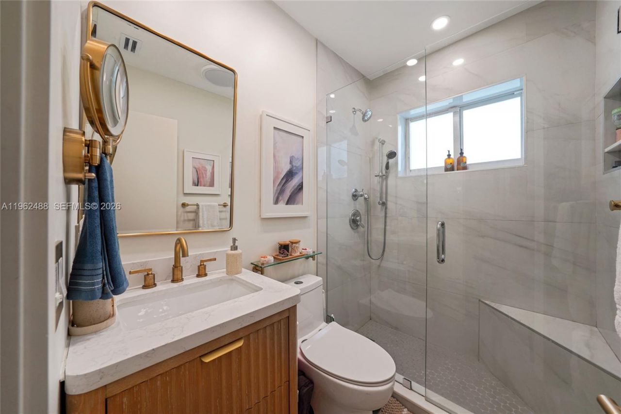 1737 SW 11th St , Miami, FL 33135 Photo