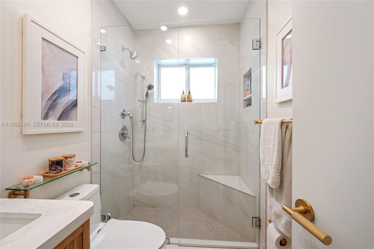 1737 SW 11th St , Miami, FL 33135 Photo