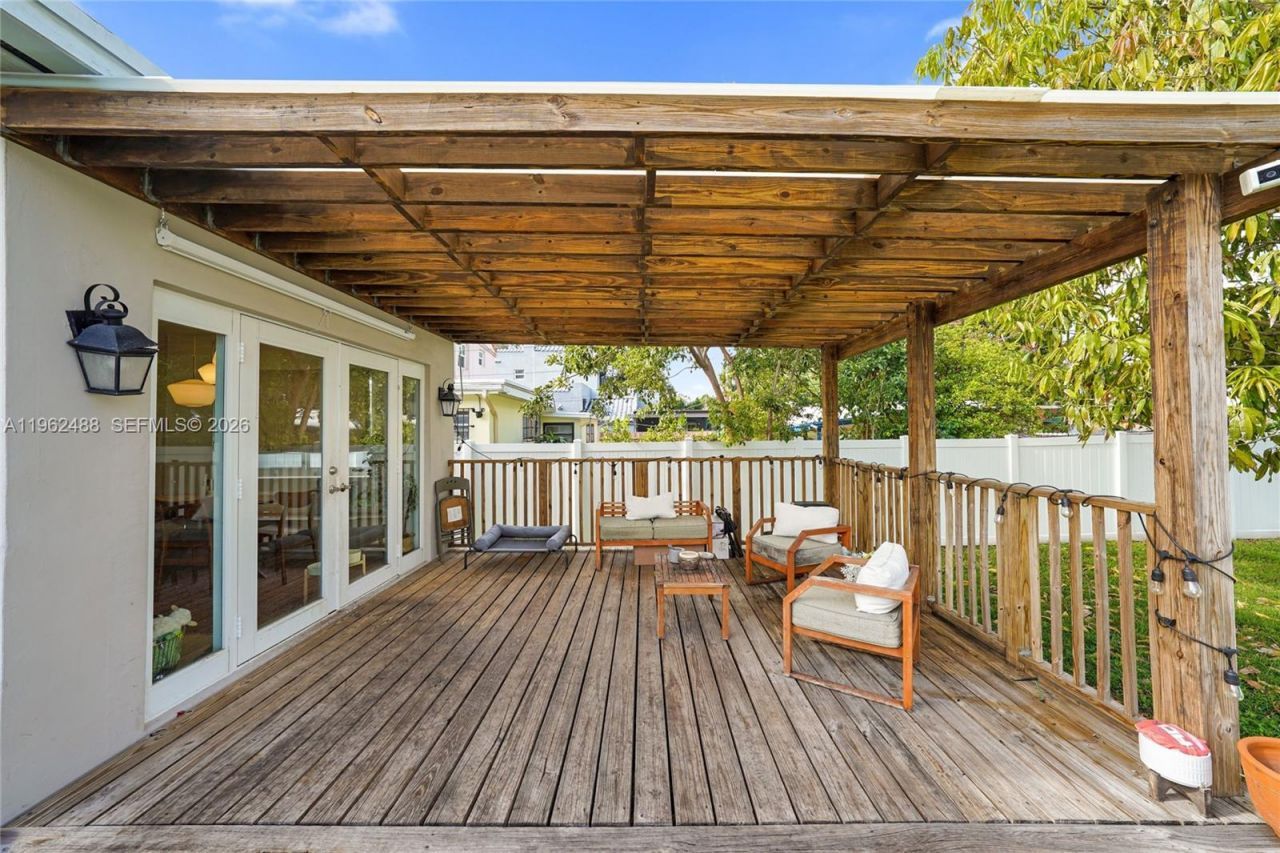 1737 SW 11th St , Miami, FL 33135 Photo