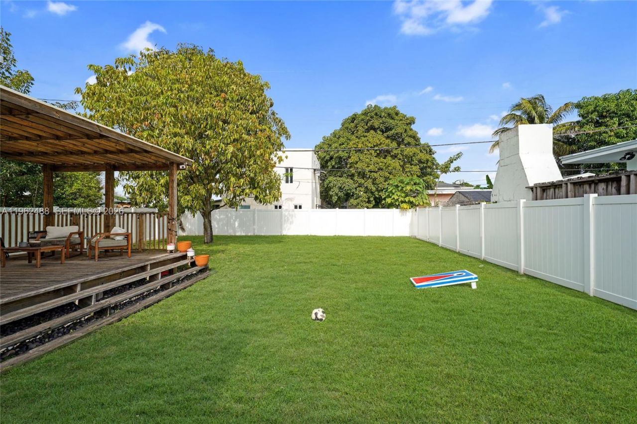 1737 SW 11th St , Miami, FL 33135 Photo