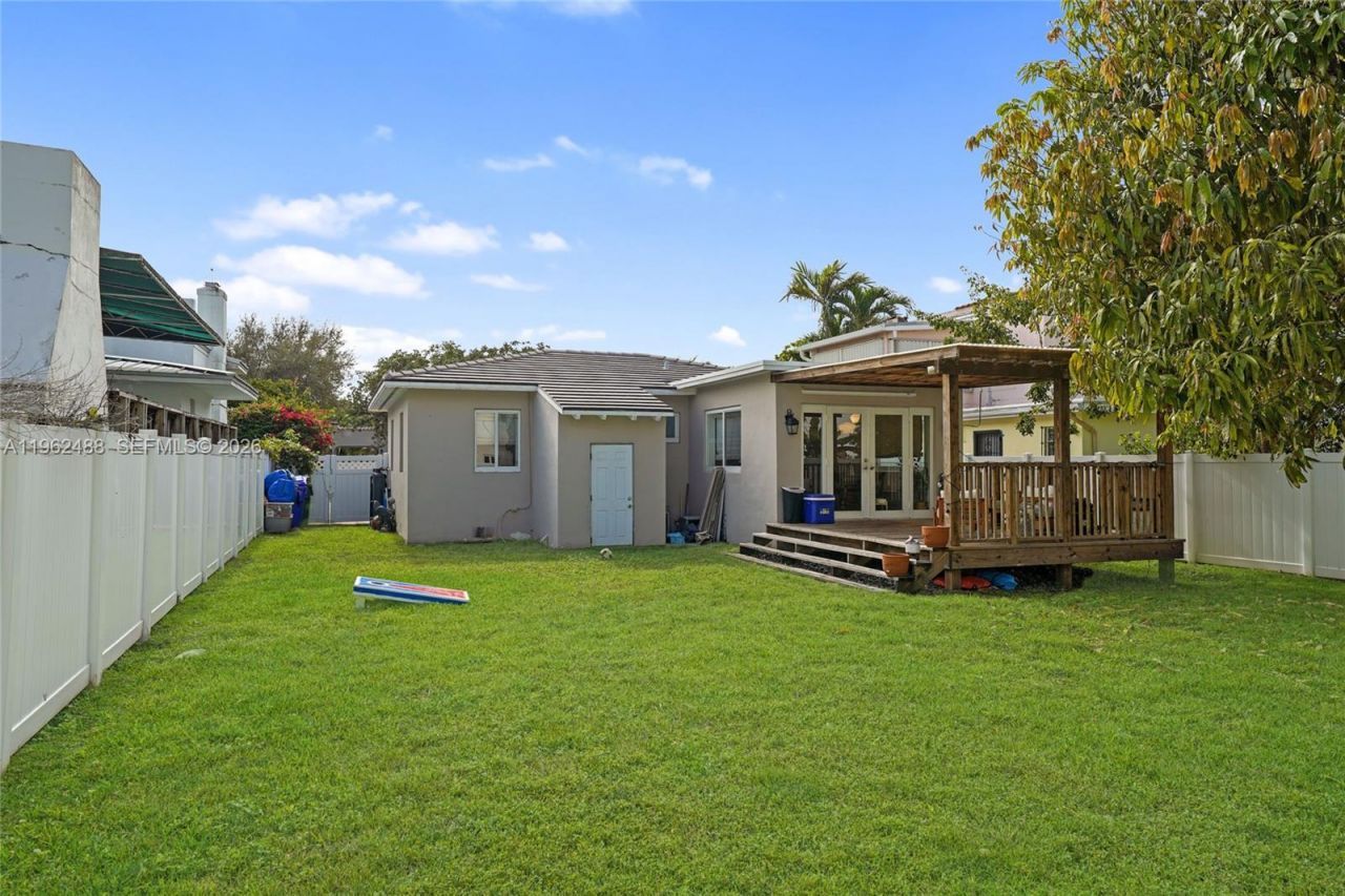 1737 SW 11th St , Miami, FL 33135 Photo