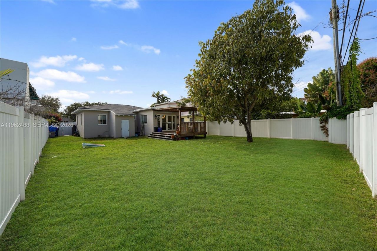 1737 SW 11th St , Miami, FL 33135 Photo