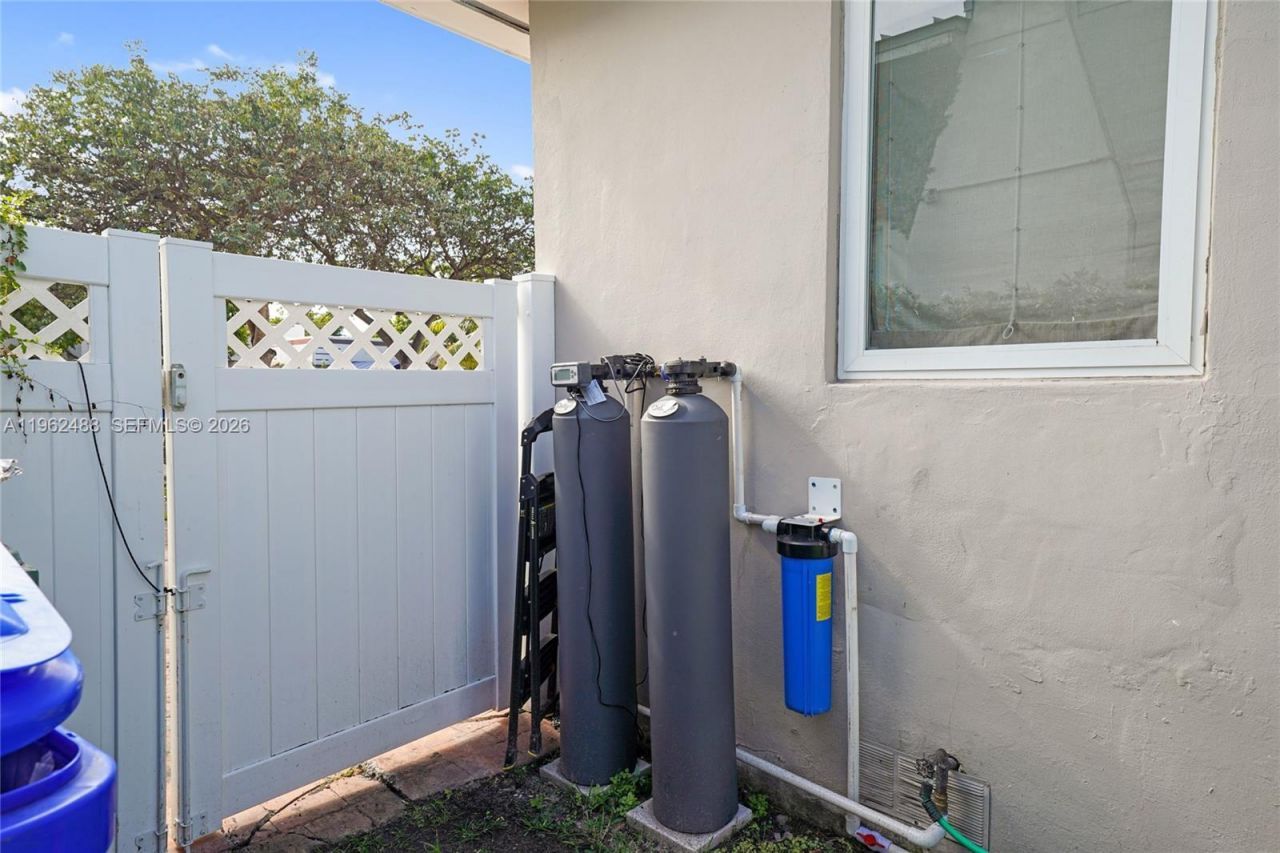 1737 SW 11th St , Miami, FL 33135 Photo