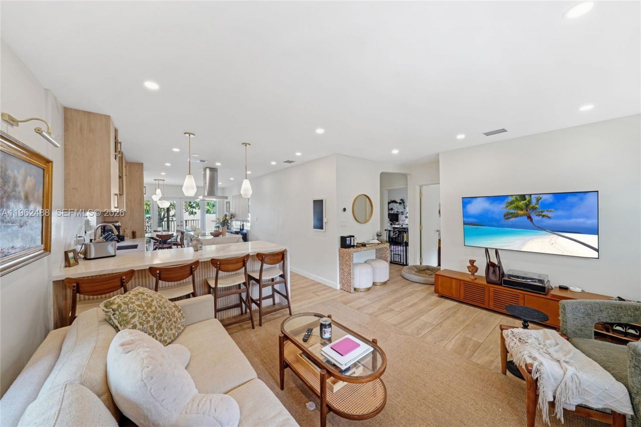 1737 SW 11th St , Miami, FL 33135 Photo