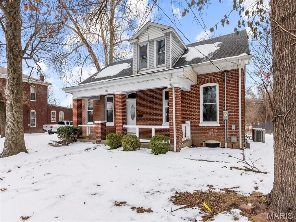 931 N First St Street, Belleville, IL 62226 Main Photo