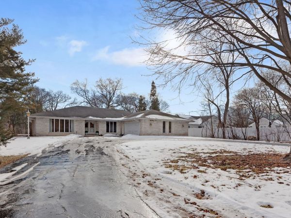 215 E Orchard Street, Arlington Heights, IL 60005