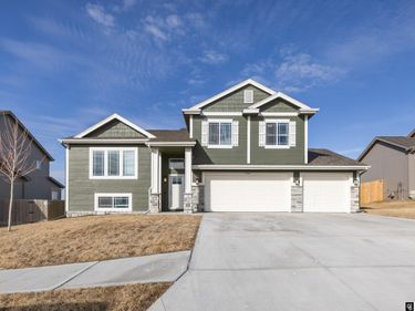 4904 Sheridan Road, Papillion, NE 68133