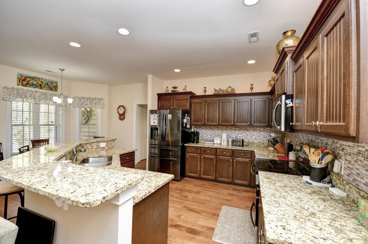 3901 Ridgewood Dr. Photo 10