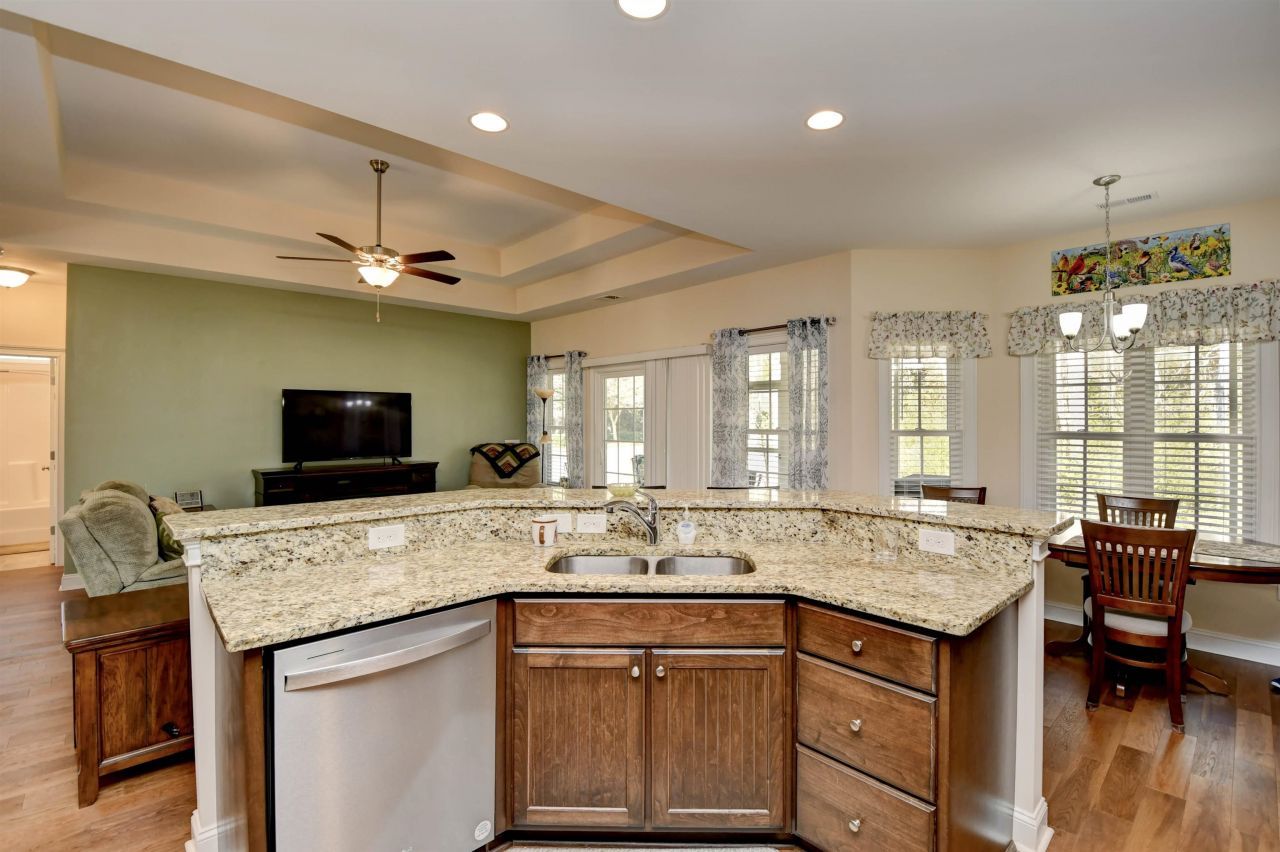 3901 Ridgewood Dr. Photo 11