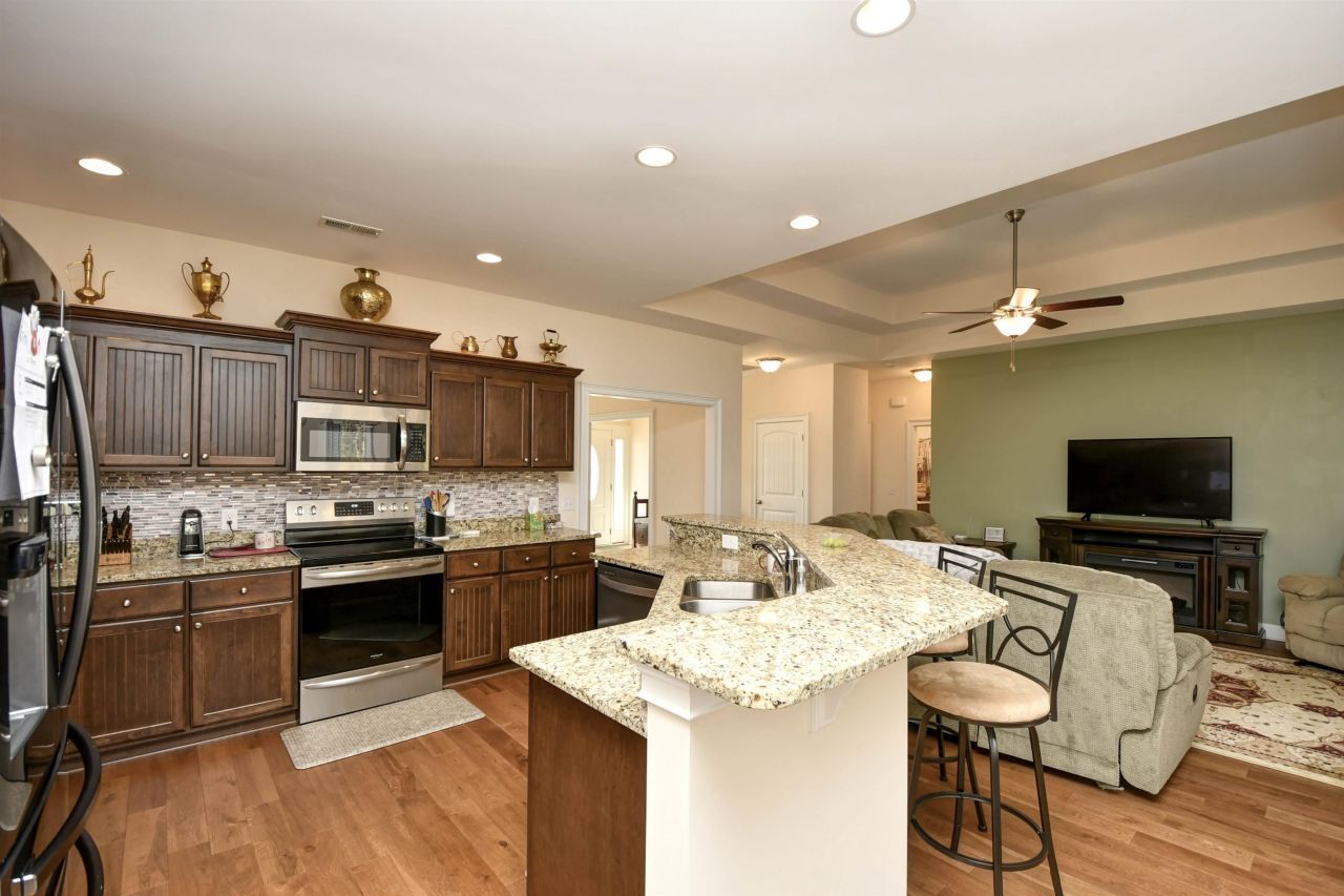 3901 Ridgewood Dr. Photo 12