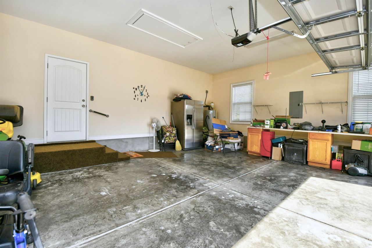 3901 Ridgewood Dr. Photo 31