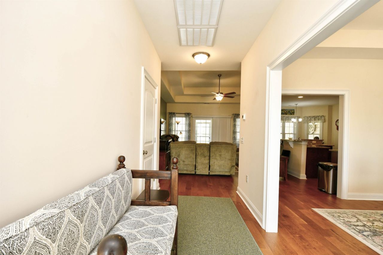 3901 Ridgewood Dr. Photo 5