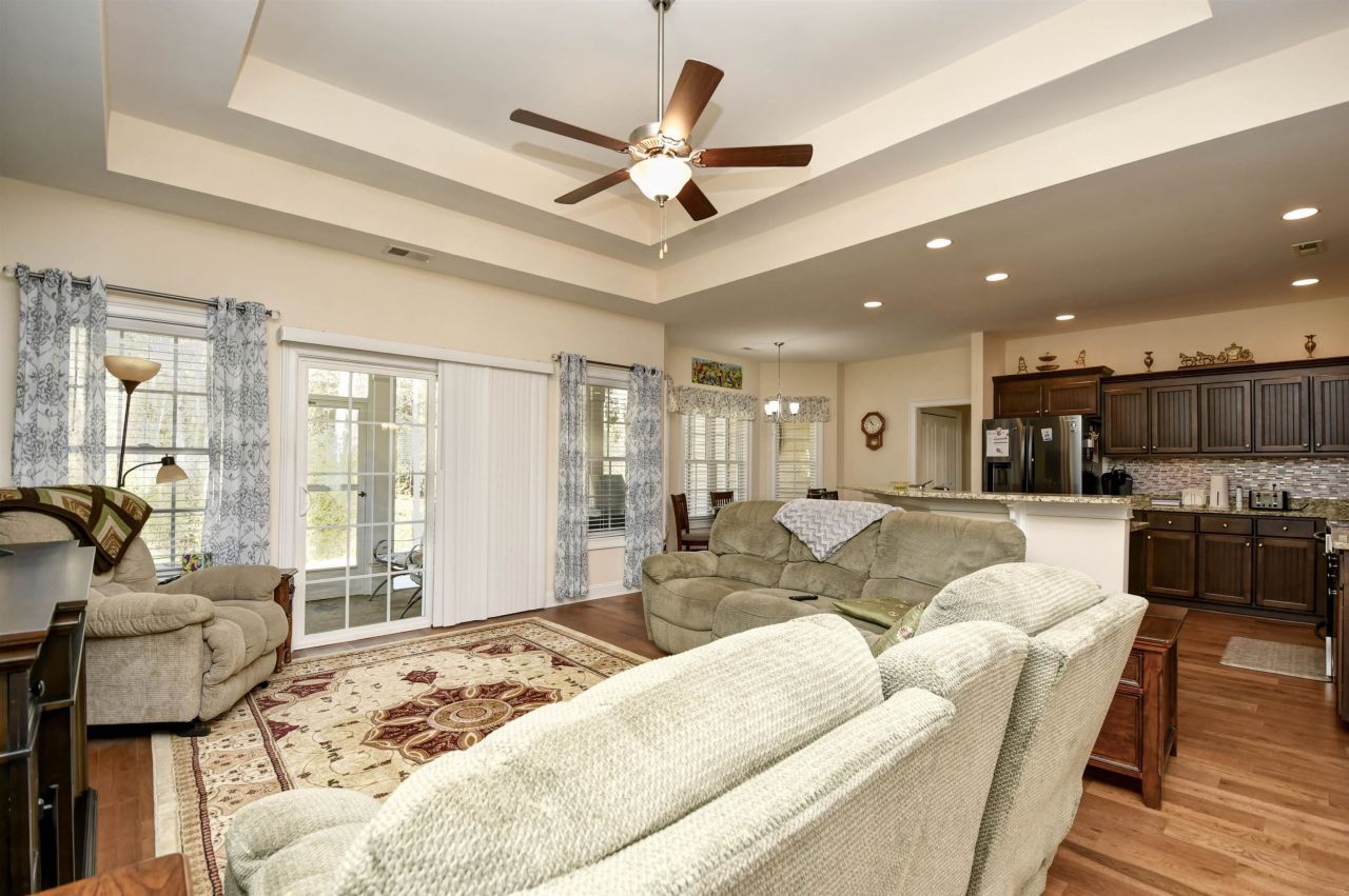 3901 Ridgewood Dr. Photo 9