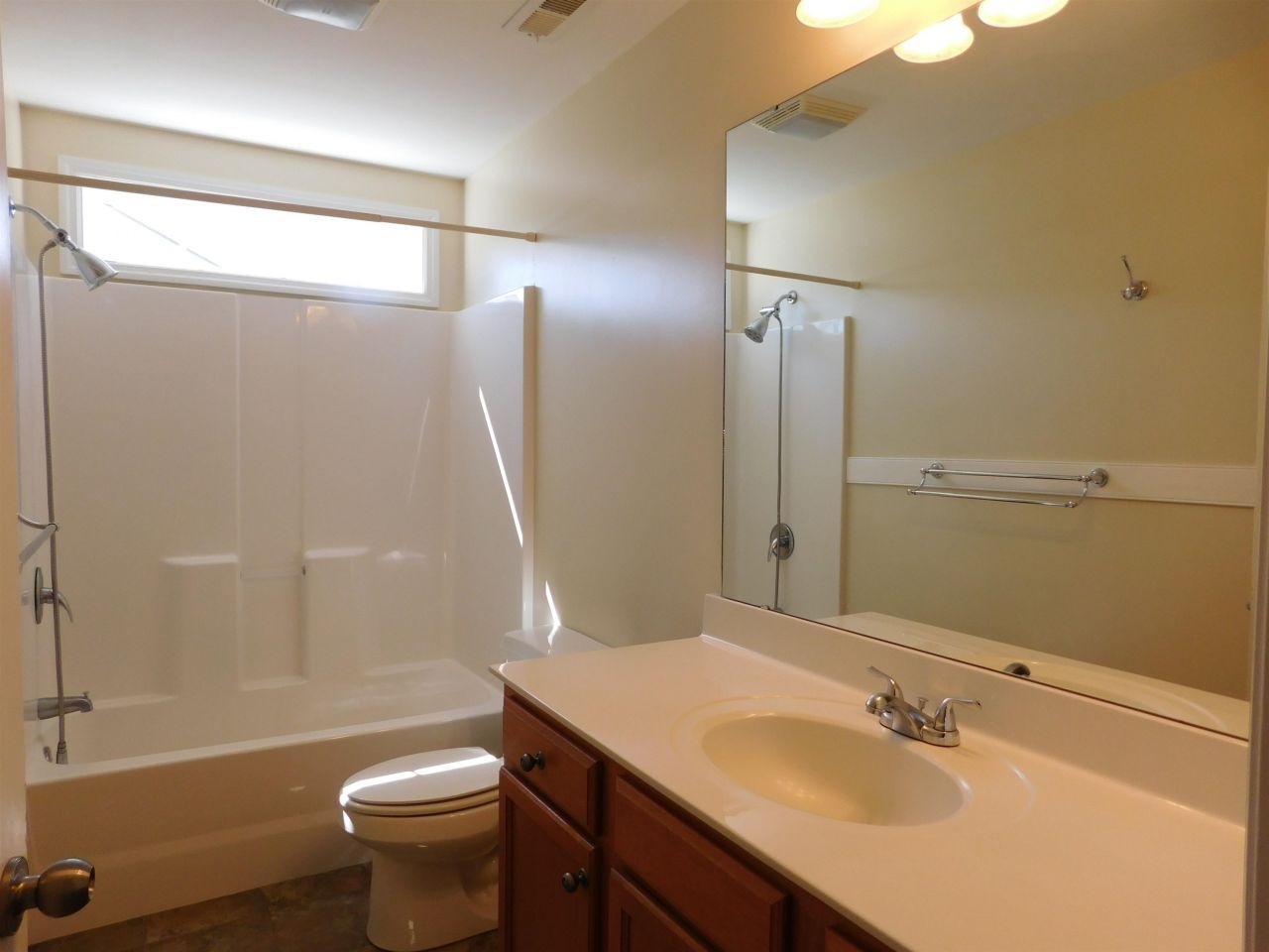 1121 Augustus Dr. Photo 13