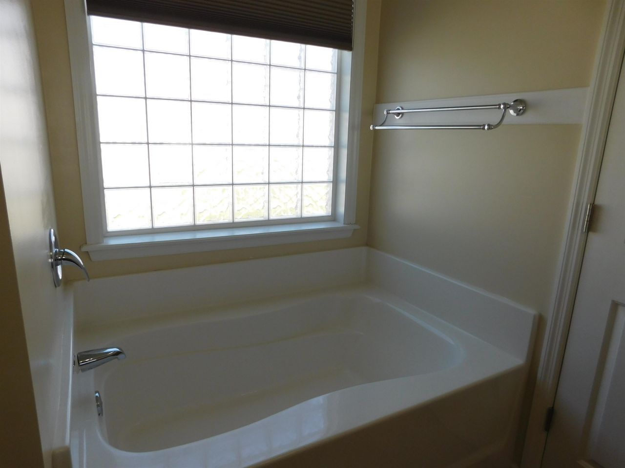 1121 Augustus Dr. Photo 21