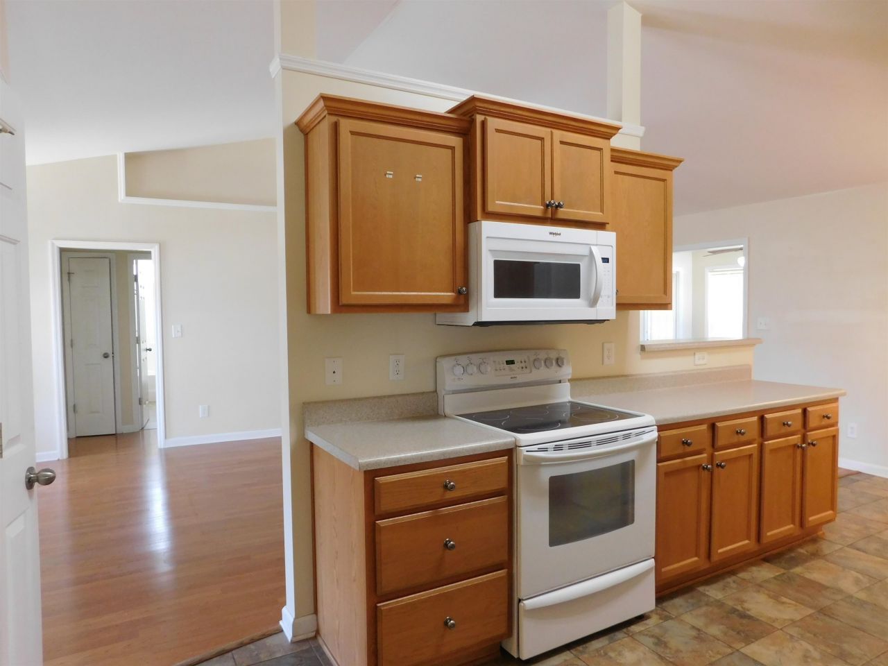 1121 Augustus Dr. Photo 7