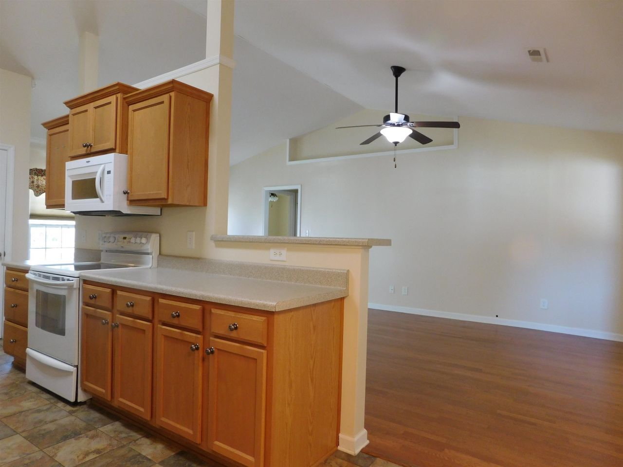 1121 Augustus Dr. Photo 9