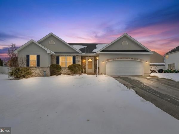 390 PEBBLE BEACH DRIVE, MOUNT WOLF, PA 17347