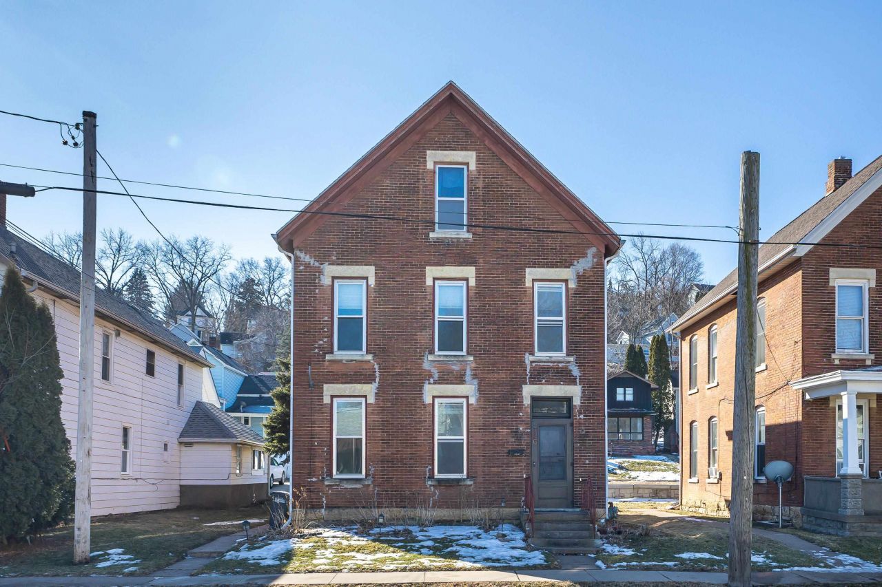 316 Kaufmann Avenue, Dubuque, IA 52001 Main Photo