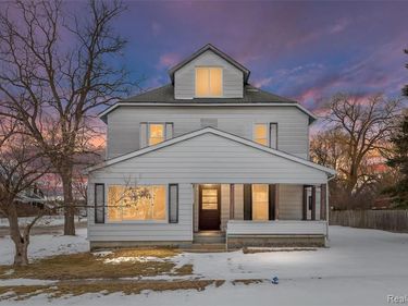 209 W Aldrich Street W, Capac Vlg, MI 48014