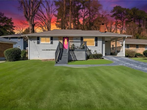 240 W Lake Drive NW, Atlanta, GA 30314
