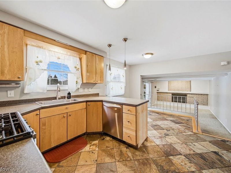 30302 Overlook Drive, Wickliffe, OH 44092 Photo 11