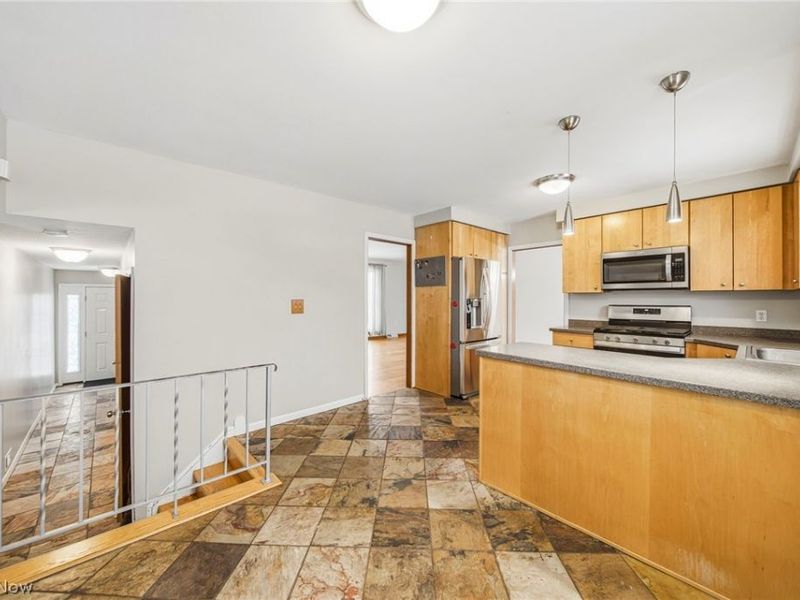 30302 Overlook Drive, Wickliffe, OH 44092 Photo 13