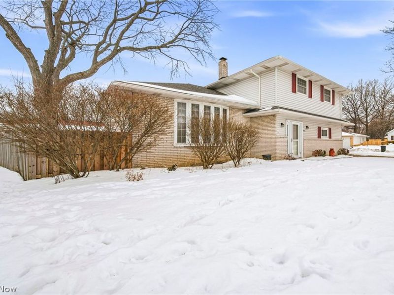 30302 Overlook Drive, Wickliffe, OH 44092 Photo 3