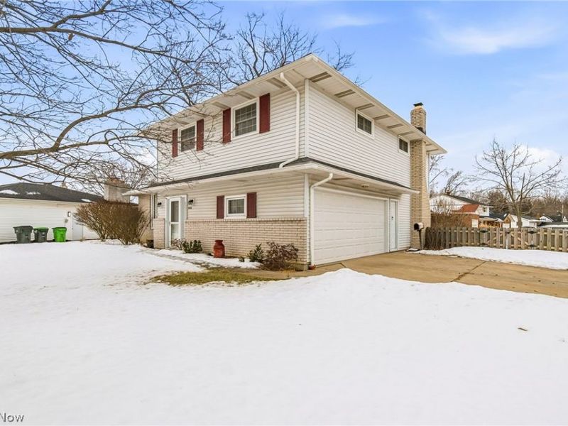 30302 Overlook Drive, Wickliffe, OH 44092 Photo 4