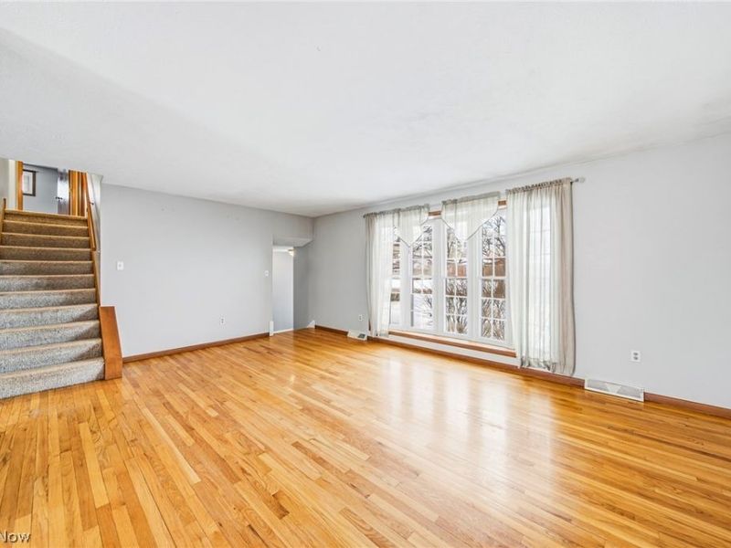 30302 Overlook Drive, Wickliffe, OH 44092 Photo 8