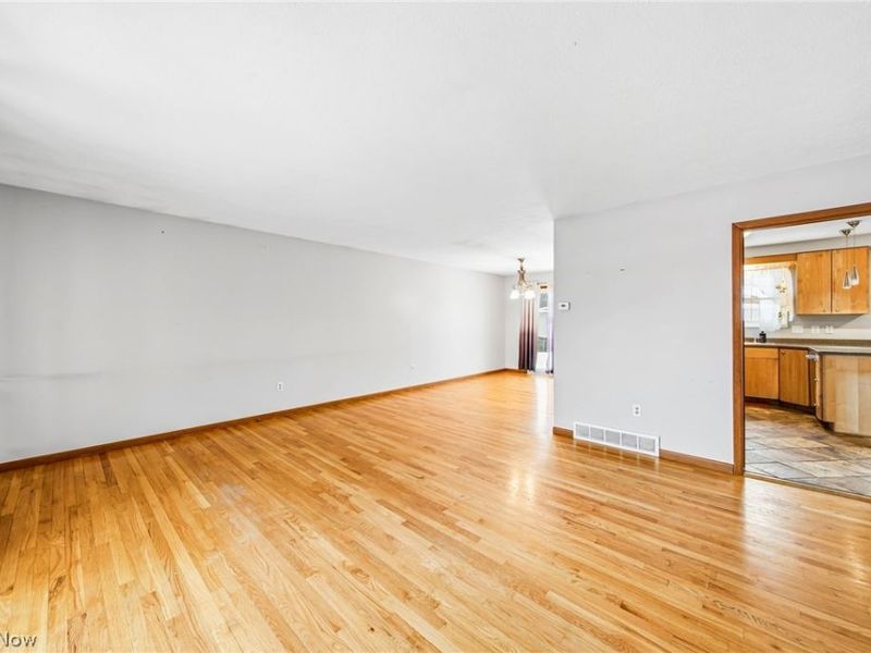 30302 Overlook Drive, Wickliffe, OH 44092 Photo 9