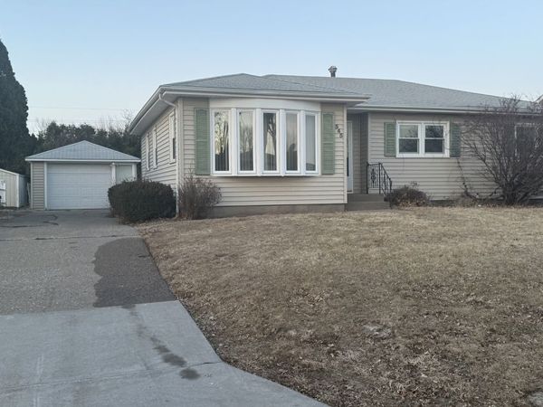 545 29th Avenue, East Moline, IL 61244