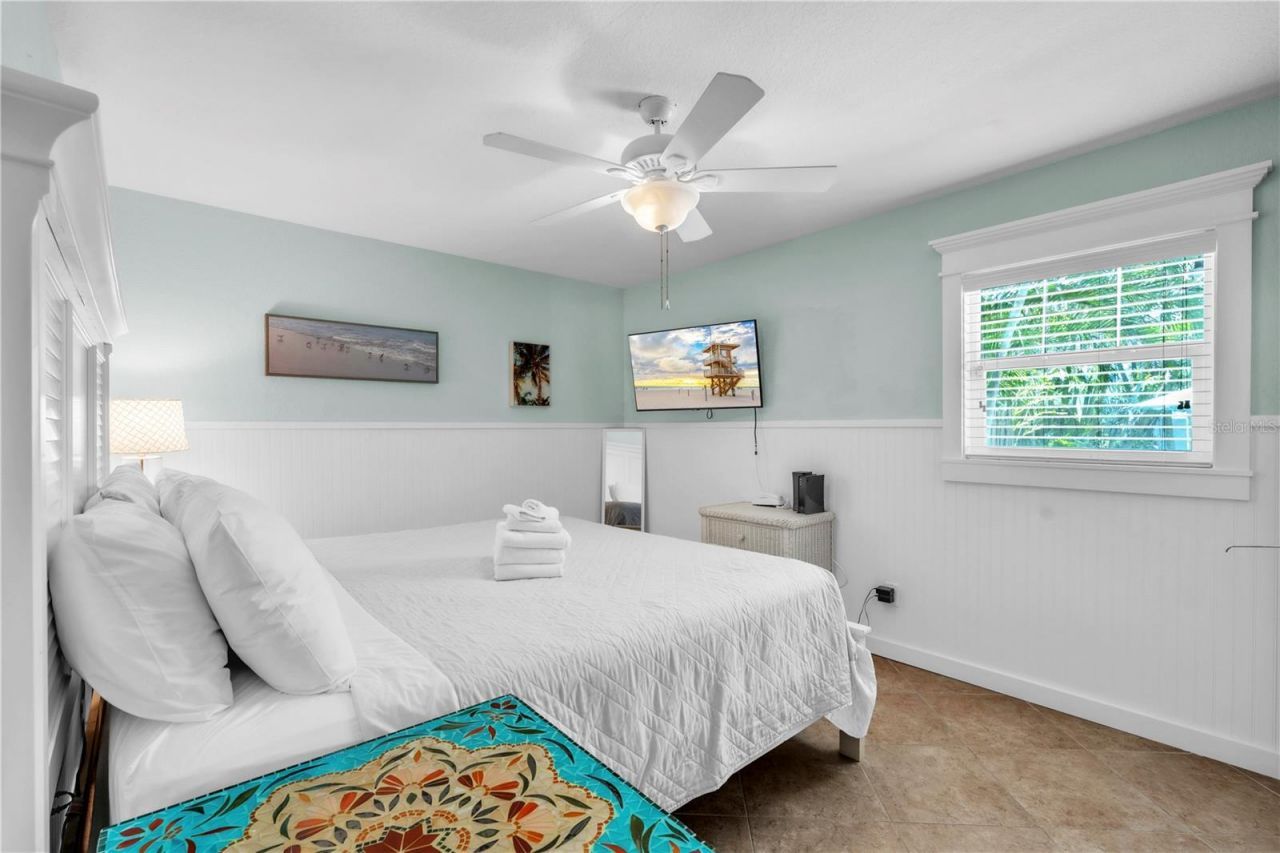 205 Peacock Lane, Unit A, Holmes Beach, FL 34217 Photo