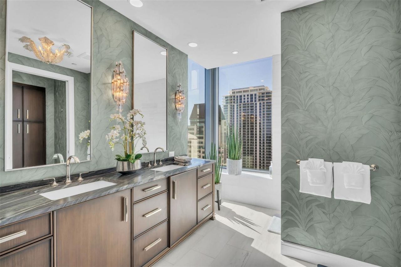 100 1st Avenue N, Unit 3001, Saint Petersburg, FL 33701 Photo