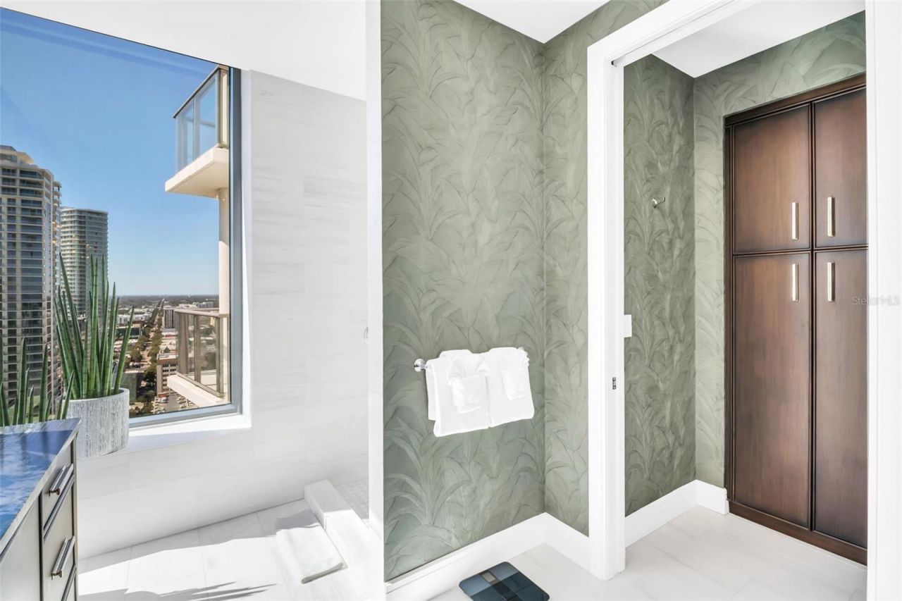 100 1st Avenue N, Unit 3001, Saint Petersburg, FL 33701 Photo