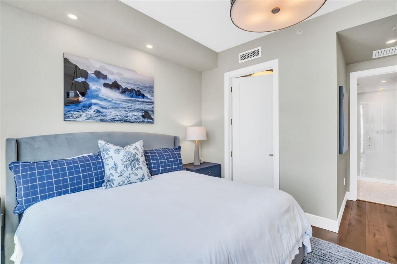 100 1st Avenue N, Unit 3001, Saint Petersburg, FL 33701 Photo