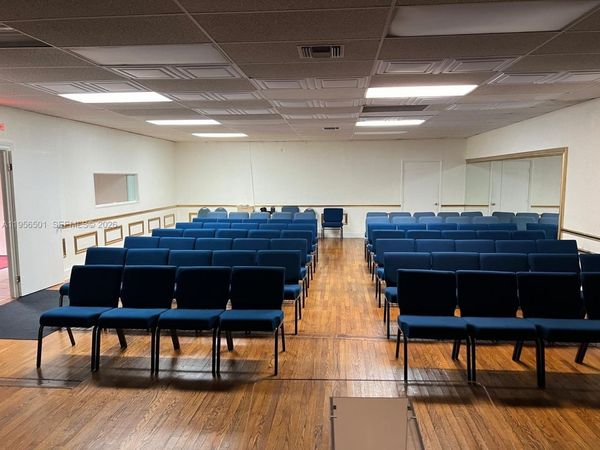 7573 W Oakland Park Blvd, Lauderhill, FL 33319