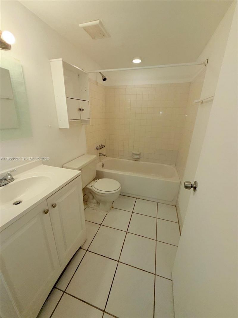 5755 W 20th Ave, Unit 209, Hialeah, FL 33012 Photo