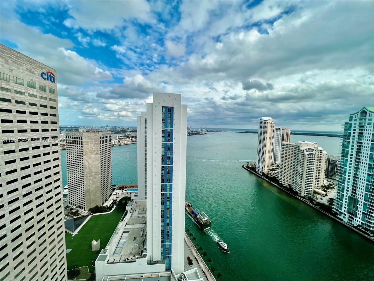 300 S Biscayne Blvd, Unit 3614, Miami, FL 33131 Photo
