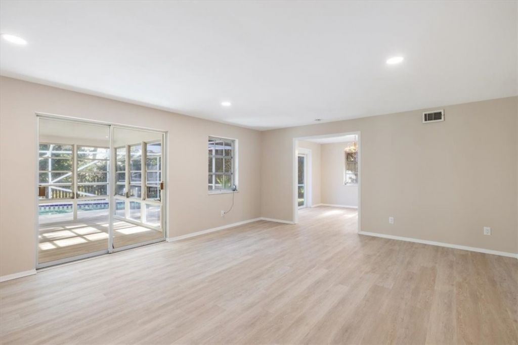 835 Royal Palm Place, Vero Beach, FL 32960 Photo