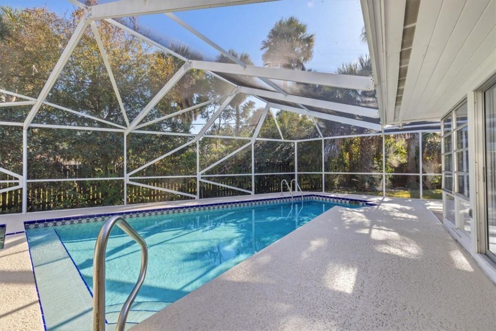 835 Royal Palm Place, Vero Beach, FL 32960 Photo